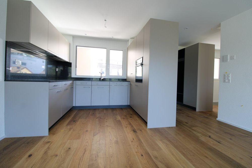 Moderne 2.5-Zimmer-Wohnung mit herrlichem Ausblick - Bild 4