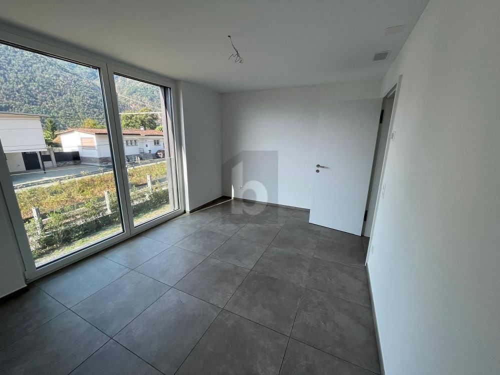 NUOVA COSTRUZIONE, ELEGANTE CON AMPIA TERRAZZA - Bild 2