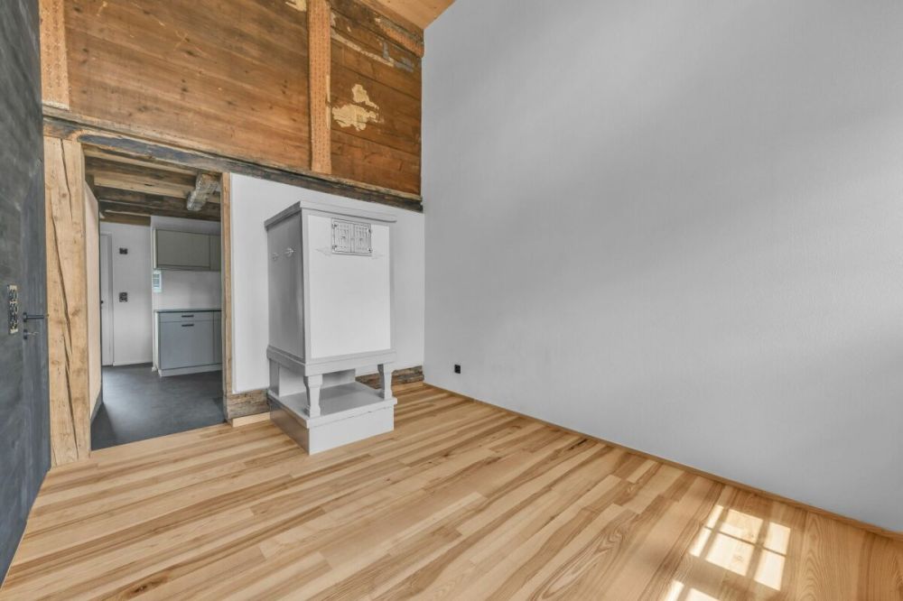 Einziehen und wohlfühlen: Charmanter 3.5-Zimmer-Hausteil, kernsaniert und bezugsbereit in Bazenheid - Bild 3