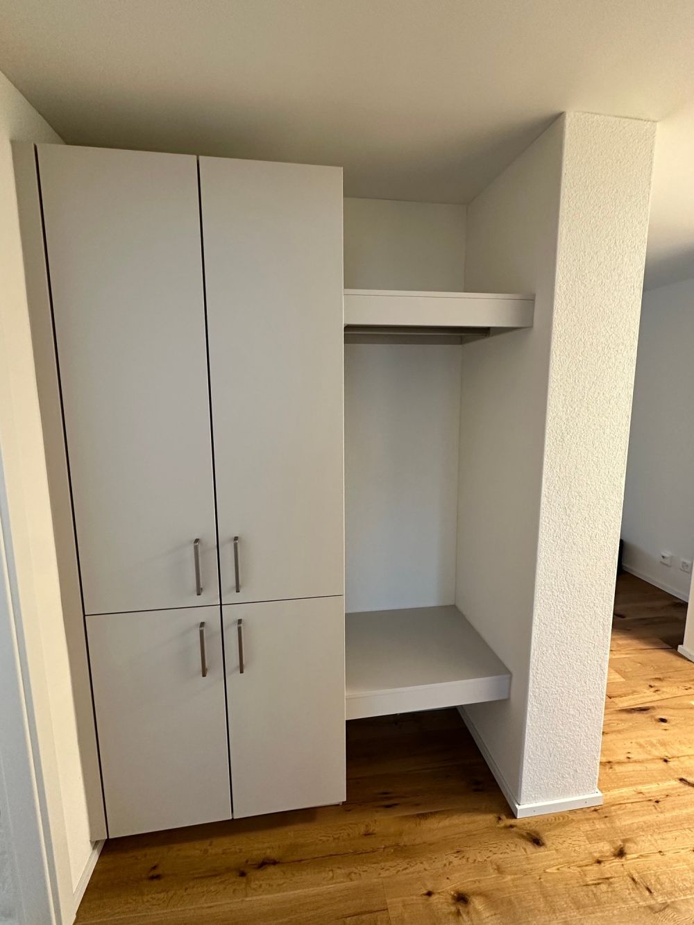 Neuwertige moderne 3.5-Zimmer-Wohnung mit eigenem Waschturm - Bild 7