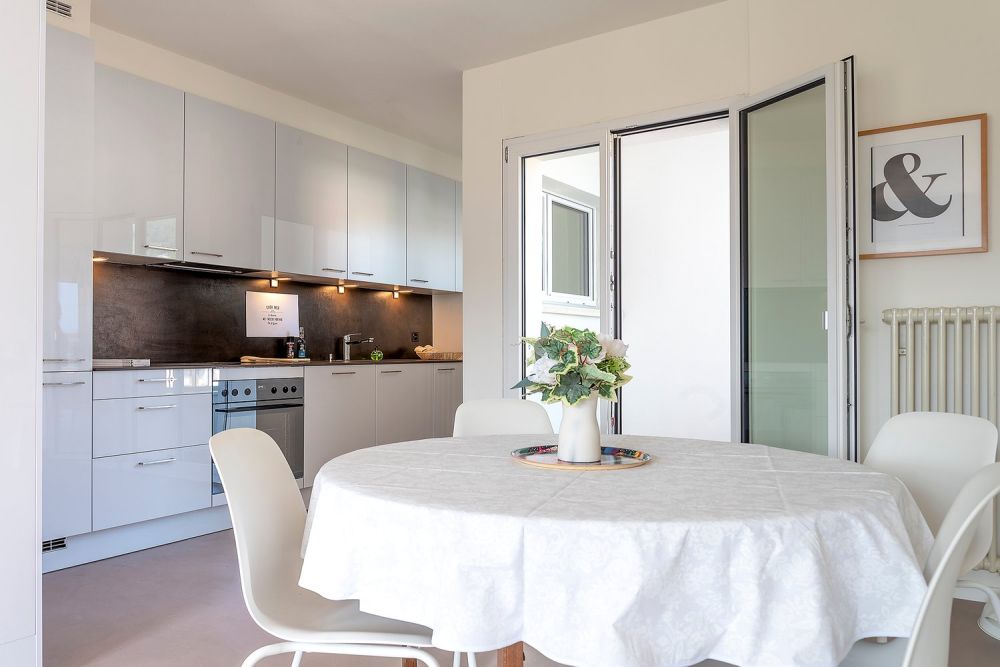Caslano-Di fronte alla stazione FLP-Affittiamo 3 locali rinnovato - Cucina 1