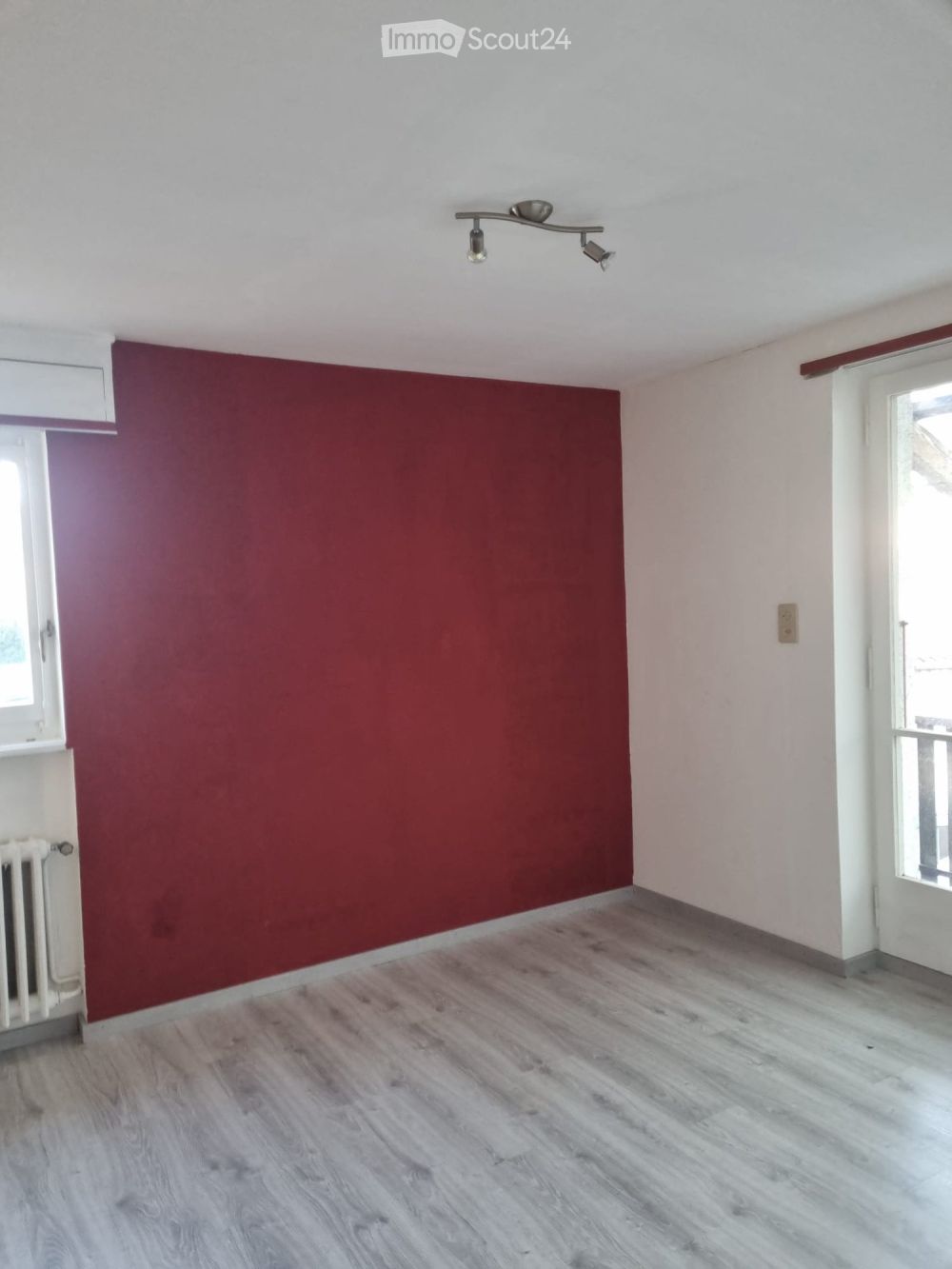 Grosszügige Wohnung in Hasle b. Burgdorf teilrenoviert mit neuer Küche und 2 Balkonen - Bild 6