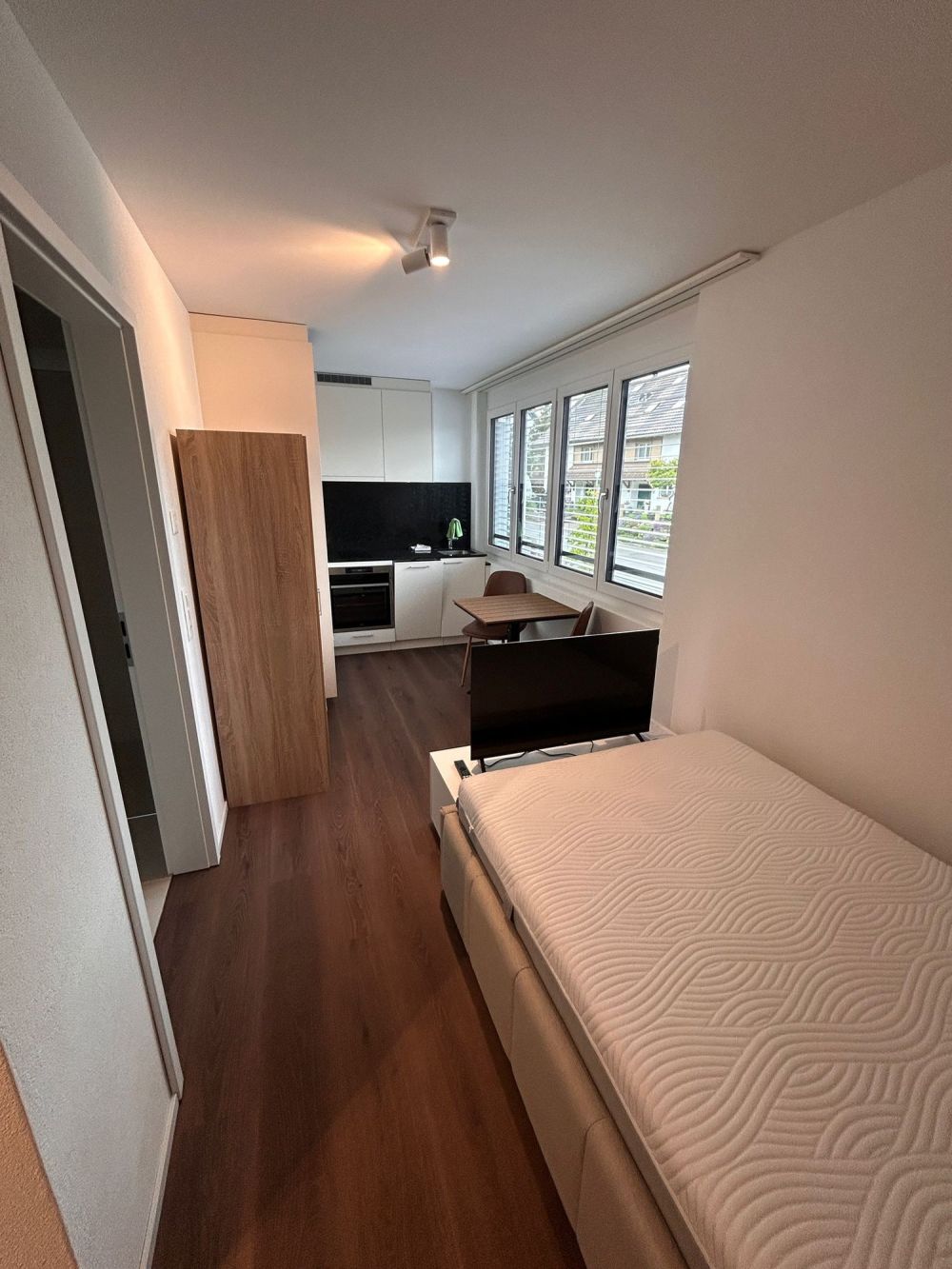 Möbliertes Studio-Apartment im Neubau – Russikon, Madetswilerstrasse 18 - Bild 3