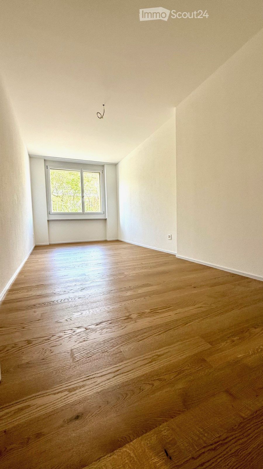 Moderne grosszügige 3.5-Zimmer-Neubauwohnung mit Balkon und Aussicht - Bild 8