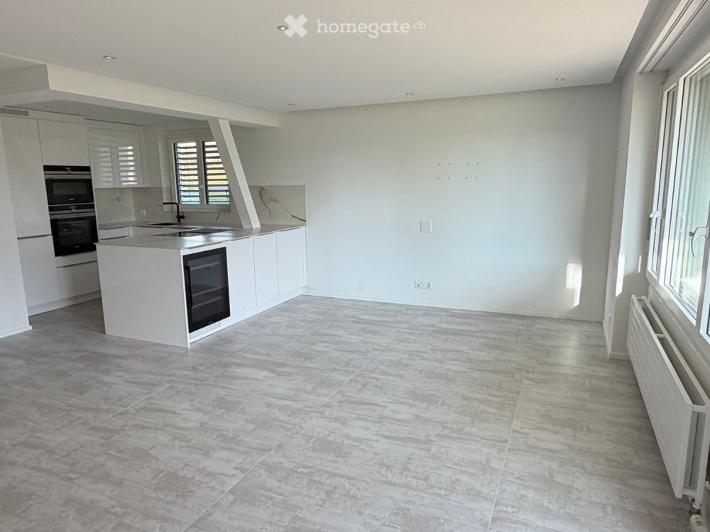 Exklusive 2.5-Zi-Whg, grosser Gartensitzplatz, top Verkehrsanbindung - Bild 2