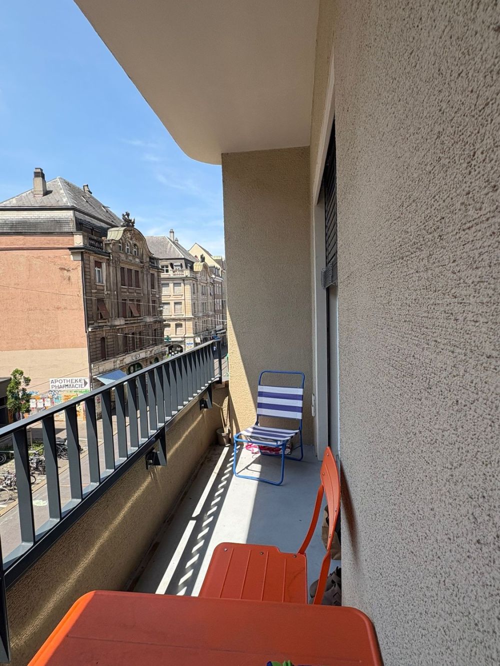 Helle 2.5-Zimmer-Wohnung mit Balkon nahe dem Rhein – Nachmieter gesucht - Bild 2