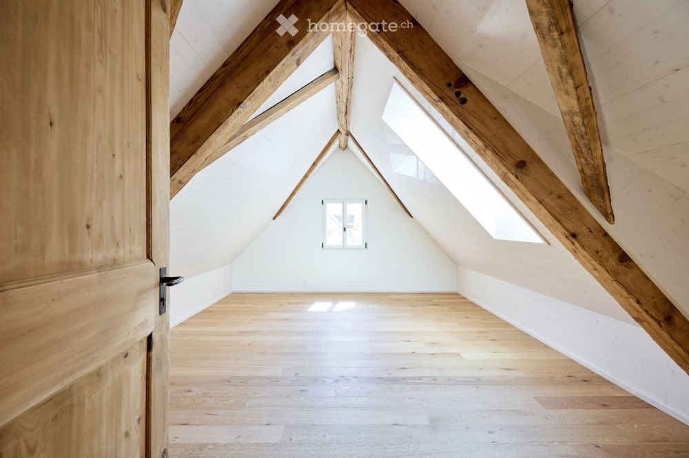 Historische 5.5-Zimmer-Maisonette-Wohnung mit Charme in Seewen SZ - Bild 2