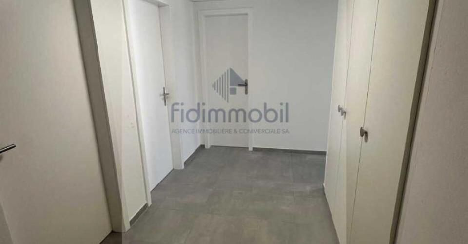 APPARTEMENT ENTIÈREMENT RÉNOVÉ DANS QUARTIER CALME - Appartement 3 pièces - image - 3