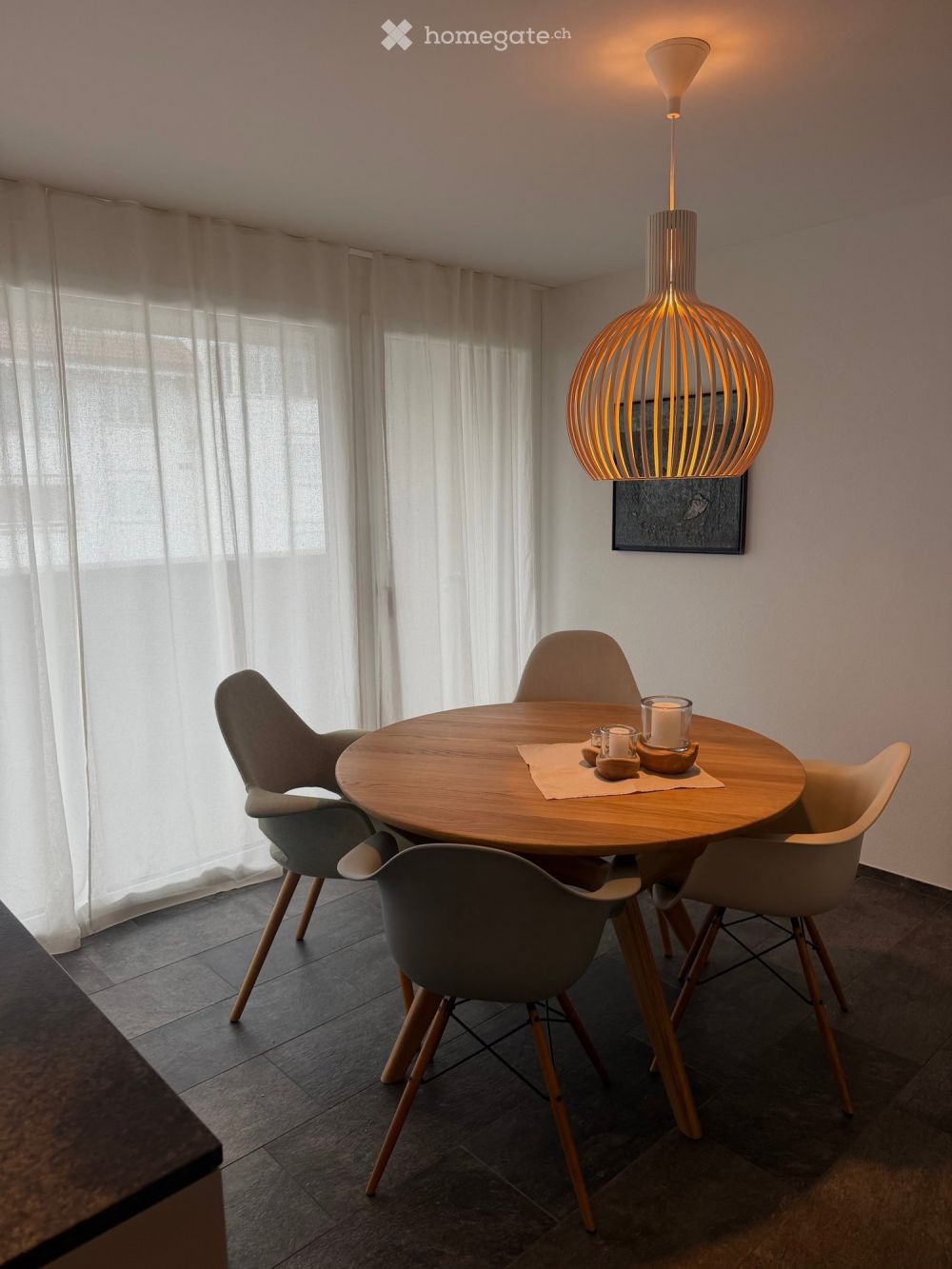Hochwertig möblierte 3.5-Zimmer-Wohnung mit See- und Bergsicht - Bild 13