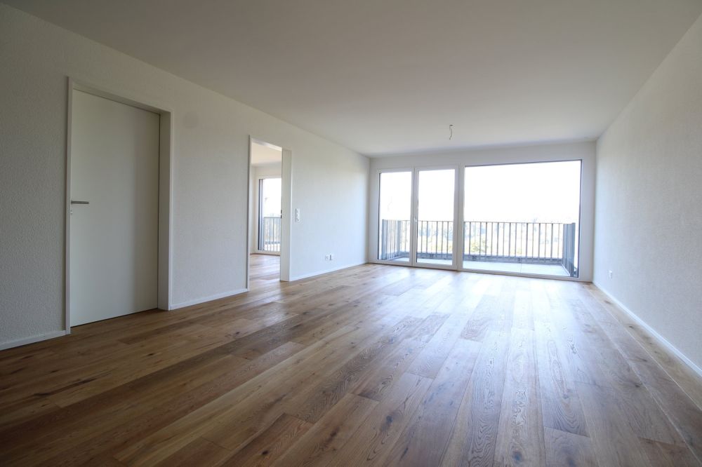 Moderne 2.5-Zimmer-Wohnung mit herrlichem Ausblick - Bild 1