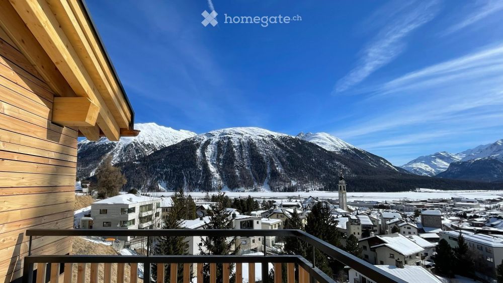 Moderne 3.5-Zimmer-Dachwohnung in Samedan mit Traumaussicht - Bild 1