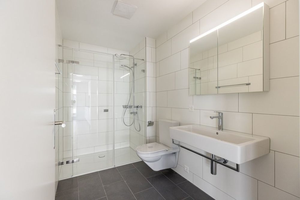 Ideal für Pendler - Bad_mit_Dusche.jpg