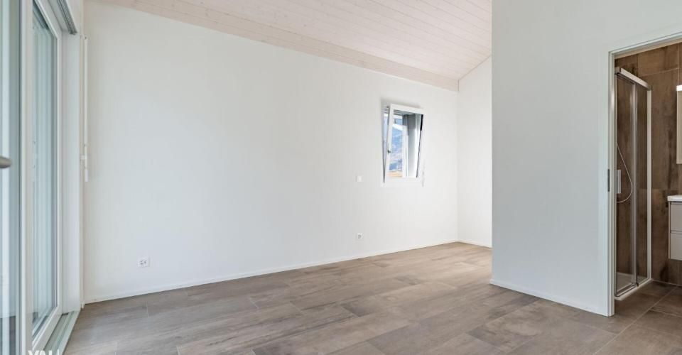 Attique lumineux avec balcon et deux places de parc - Attique 4.5 pièces - image - 8