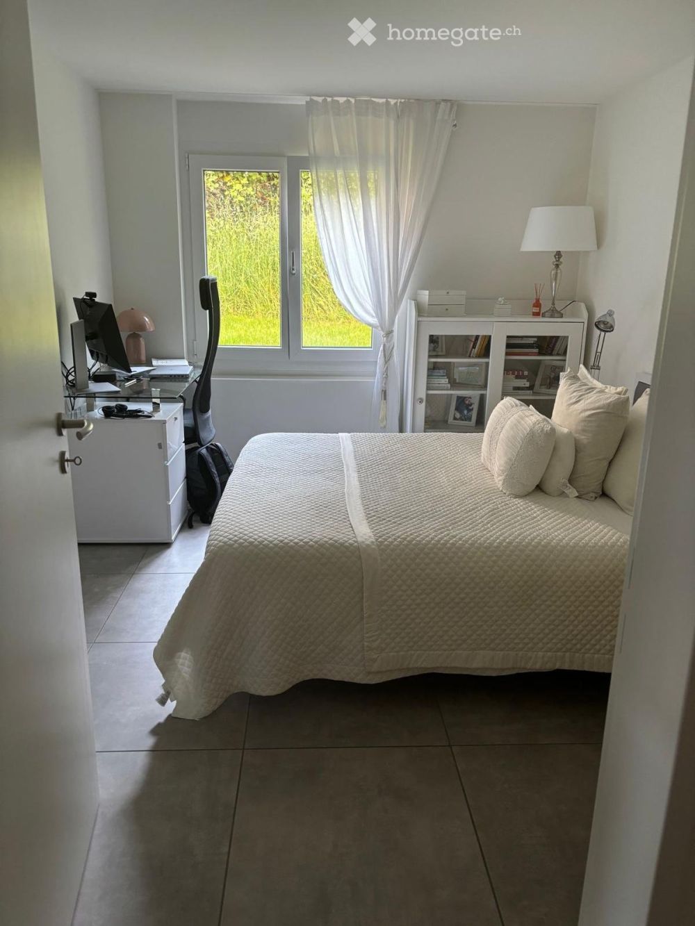 Gartenwohnung mit grosser Terrasse und privatem Garten im Herzen von Uetikon am See - Bild 5