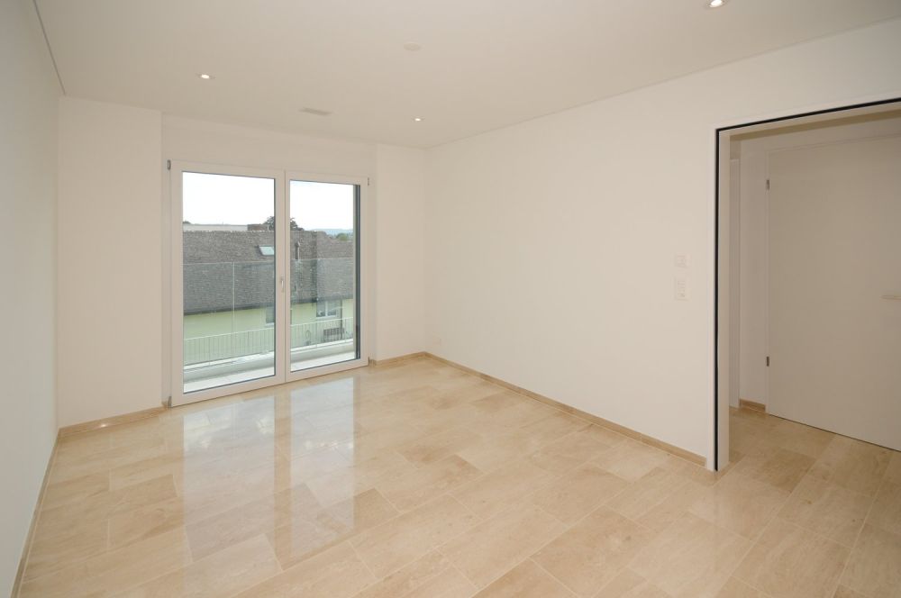 Luxus Wohnung im 1. OG mit Balkon und Weitsicht bis in die Alpen - Bild 11