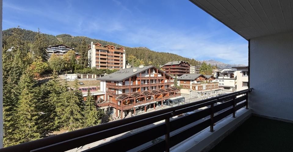 Appartement rénové en plein centre de Crans à louer à l'année - Appartement 3.5 pièces - image - 13