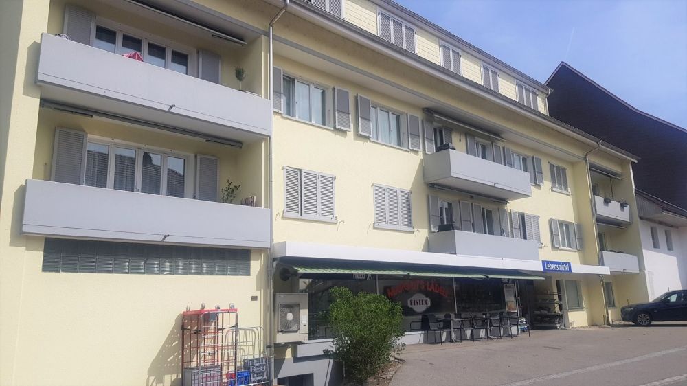 Total sanierte 2.0-Zimmerwohnung mit Jurasicht - Aussenansicht1