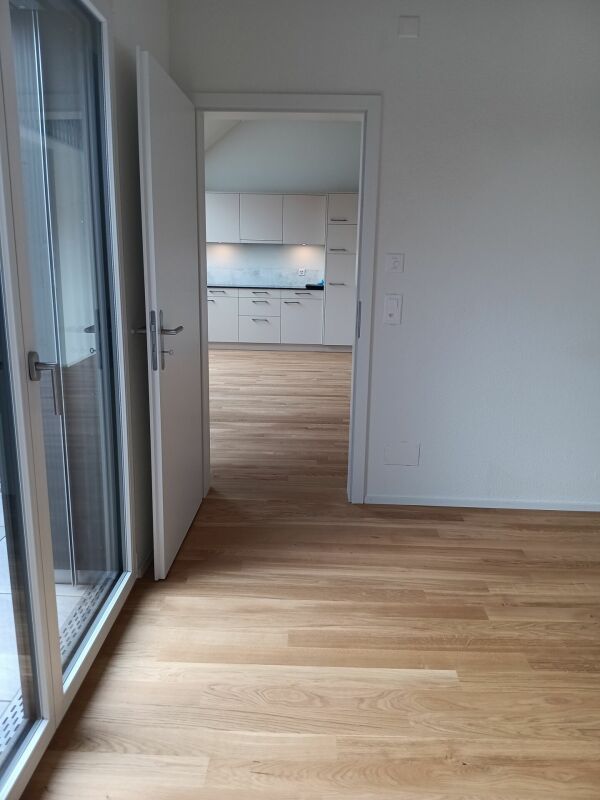 Gemütliche 2.5- Zi- Dachwohnung mit Galerie in der neuen Überbauung "Hübsche Mätteli" an ruhiger und zentraler Lage - Bild 7