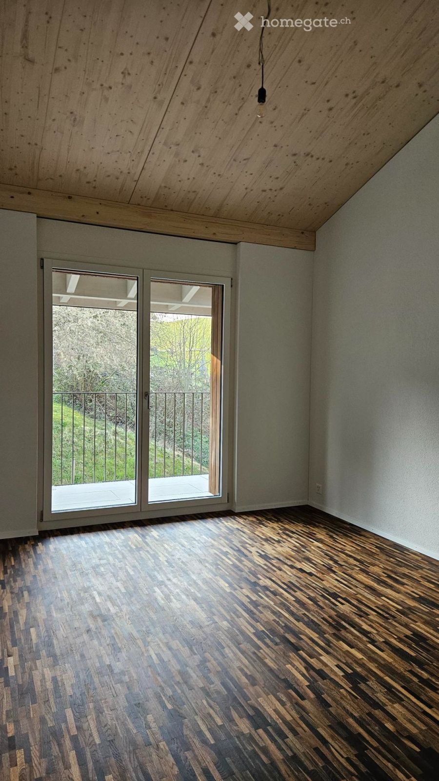 5.5 Zimmer Maisonette Wohnung im DEFH mit Garten - Bild 3