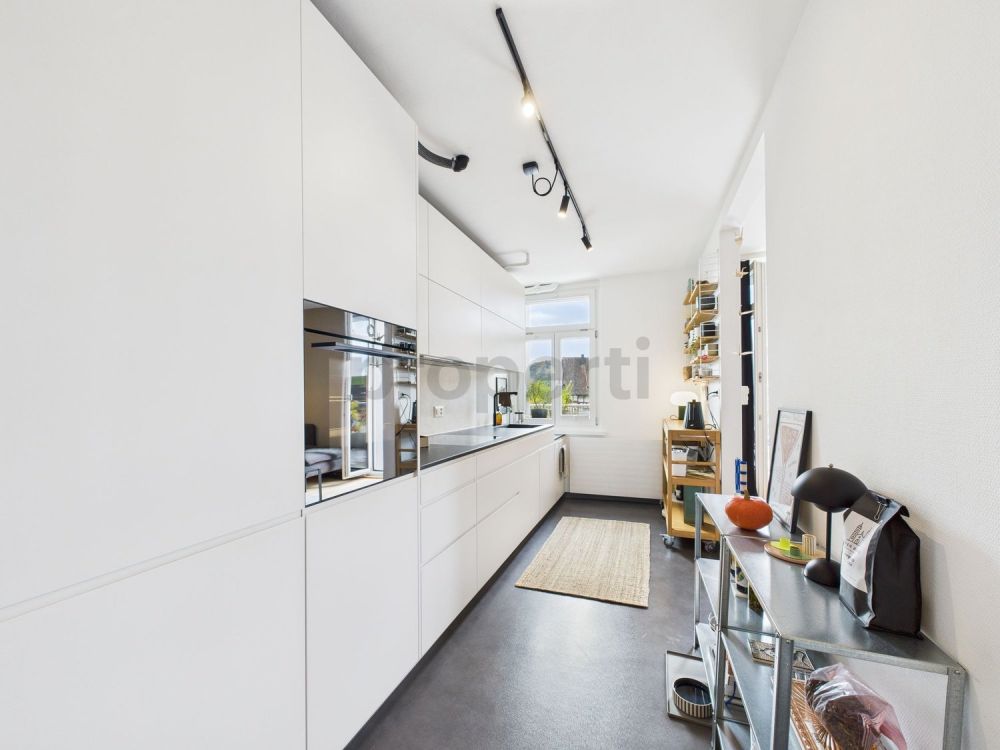 Elegante 6-Zimmer-Altbauwohnung, kernsaniert und lichtdurchflutet - Image 2