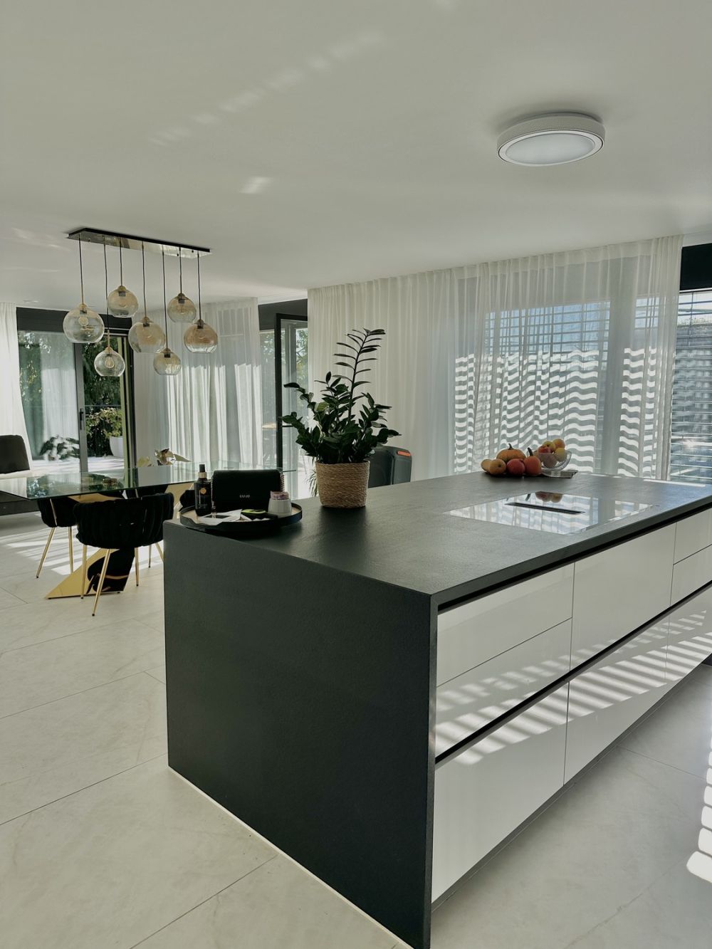 Moderne 4,5-Zi.-Wohnung mit Terrasse & Whirlpool in Umiken - Bild 1