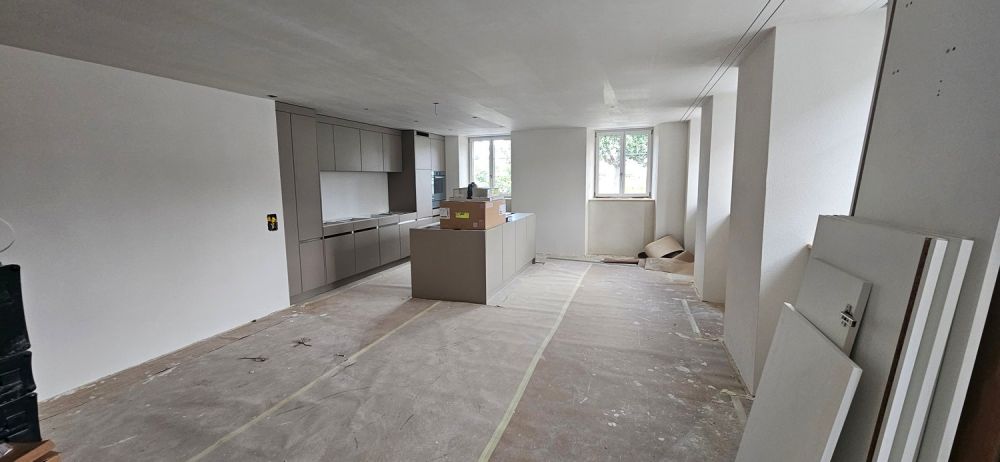 Erstvermietung 3 1/2-Zimmerwohnung im umgebauten Altbau mit 2 Balkonen - Bild 7