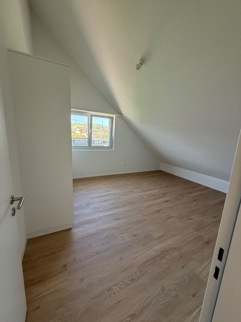 W8  2.5 Zimmer Wohnung, 2.OG, Dottikon - Bild 3