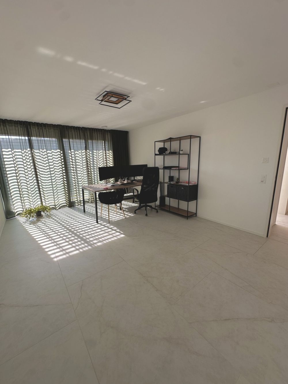 Moderne 4,5-Zi.-Wohnung mit Terrasse & Whirlpool in Umiken - Bild 12