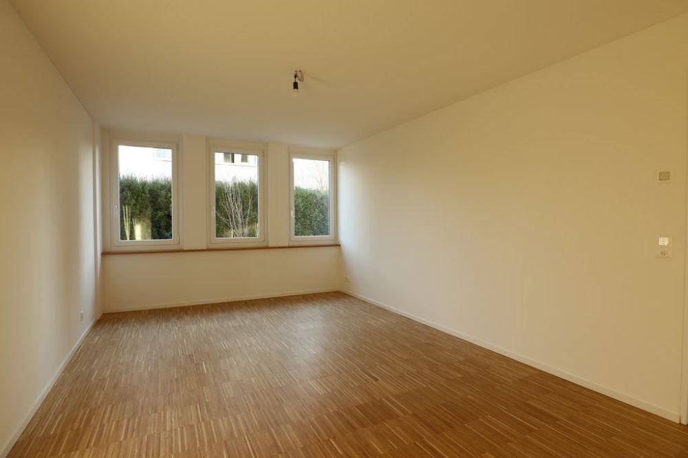 Helle Wohnung mit Gartensitzplatz und Waschturm nach Erstbezug - Schlafzimmer