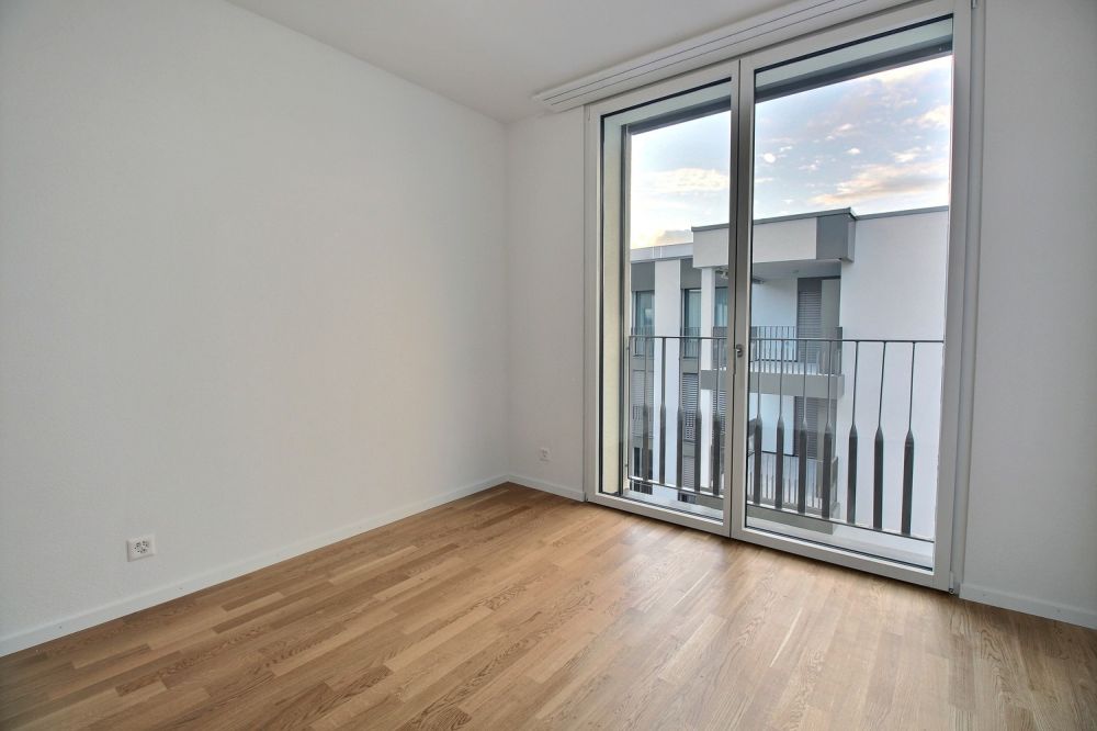 5.5 pièces neuf au 2ème étage ! - Chambre 1