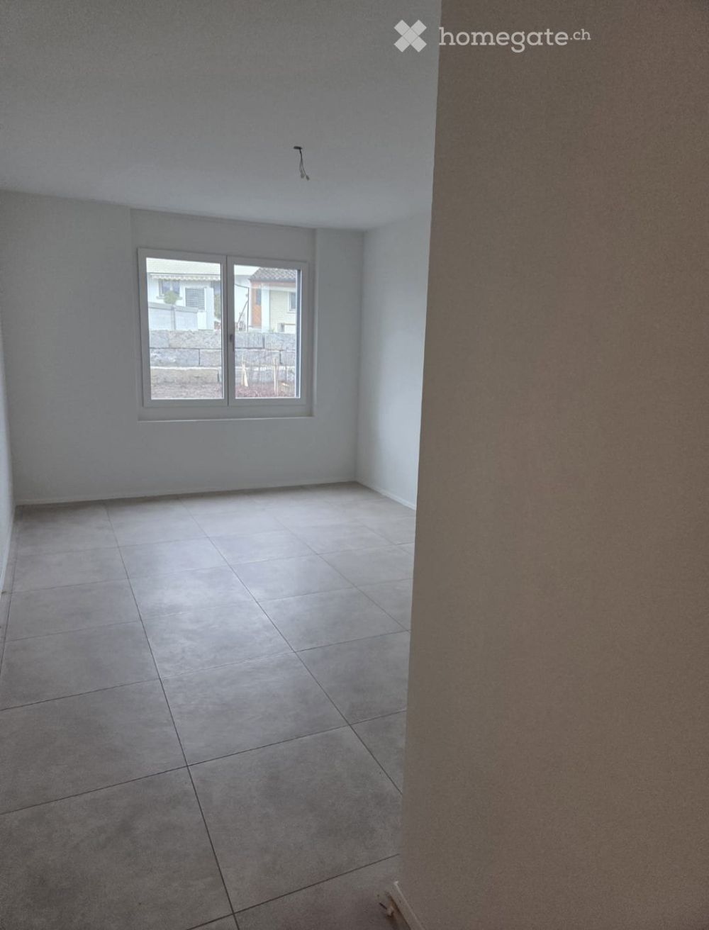 Moderne 2.5-Zimmer-Wohnung mit Balkon in Rafz - Bild 3
