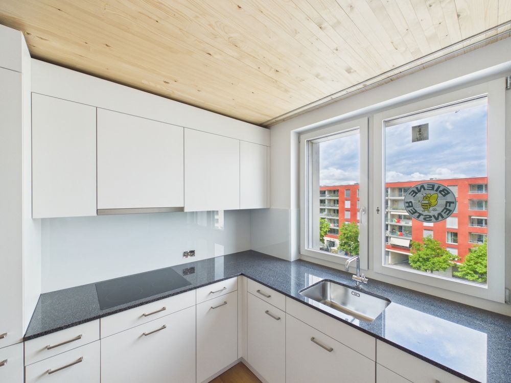 Sonnige Tage, angenehm kühle Wohnung - moderne 2.5-Zimmer-Neubauwohnung - Bild 2