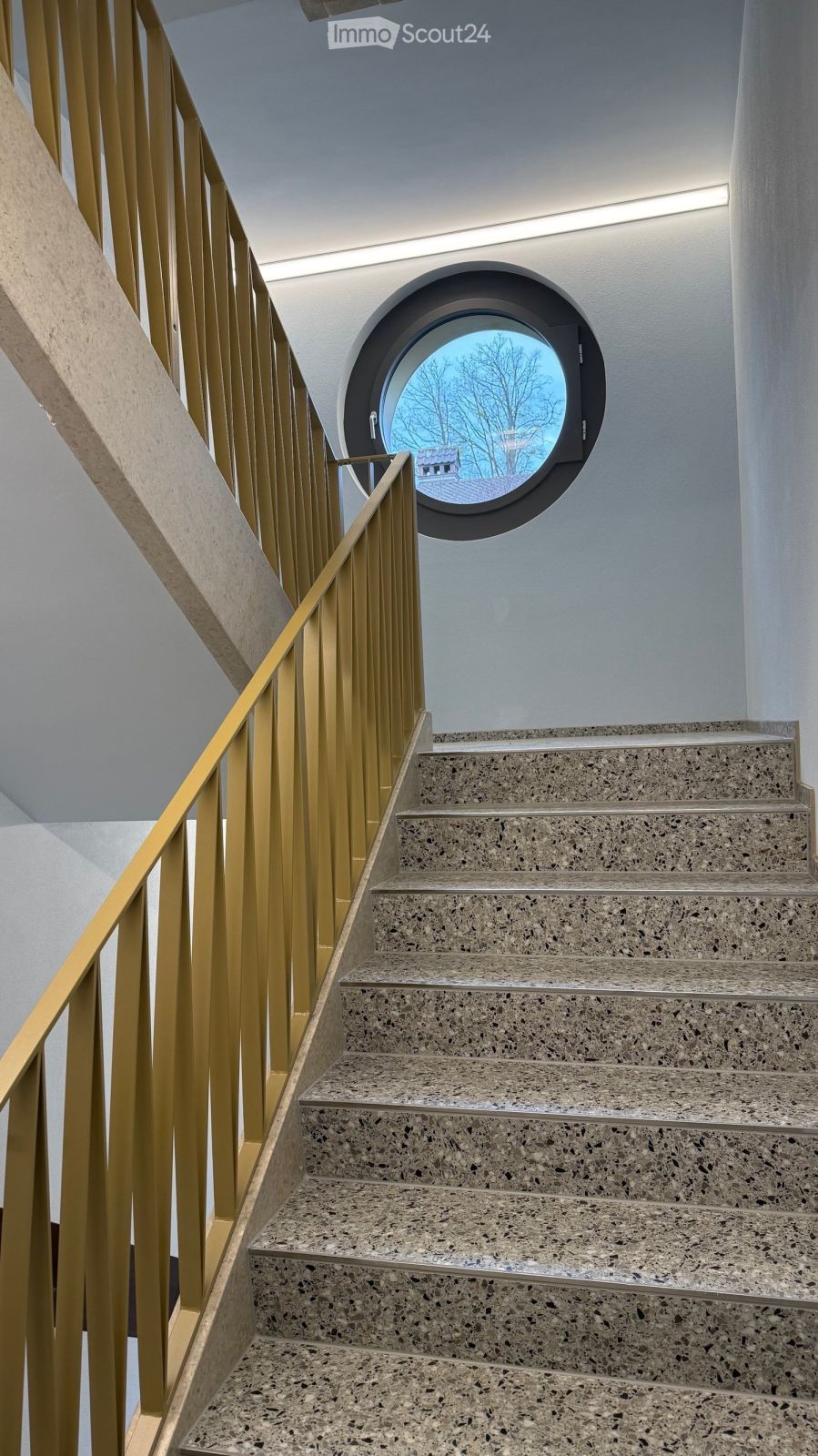Moderne grosszügige 3.5-Zimmer-Neubauwohnung mit Balkon und Aussicht - Bild 12