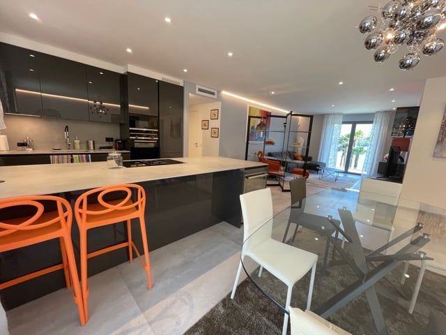 PARADISO FRONTE LAGO - 4,5 LOCALI DI NUOVA COSTRUZIONE ARREDATO - Bild 4