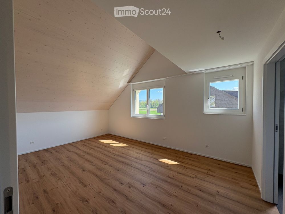Erstvermietung: 4.5-Zimmer Dachwohnung mit Wohngalerie in Thierachern - Bild 13