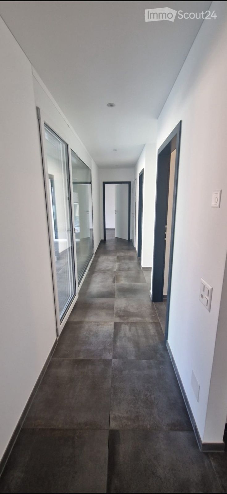 Subventioniertes Apartment mit 2.5 Zimmern und Traumterrasse - Bild 1