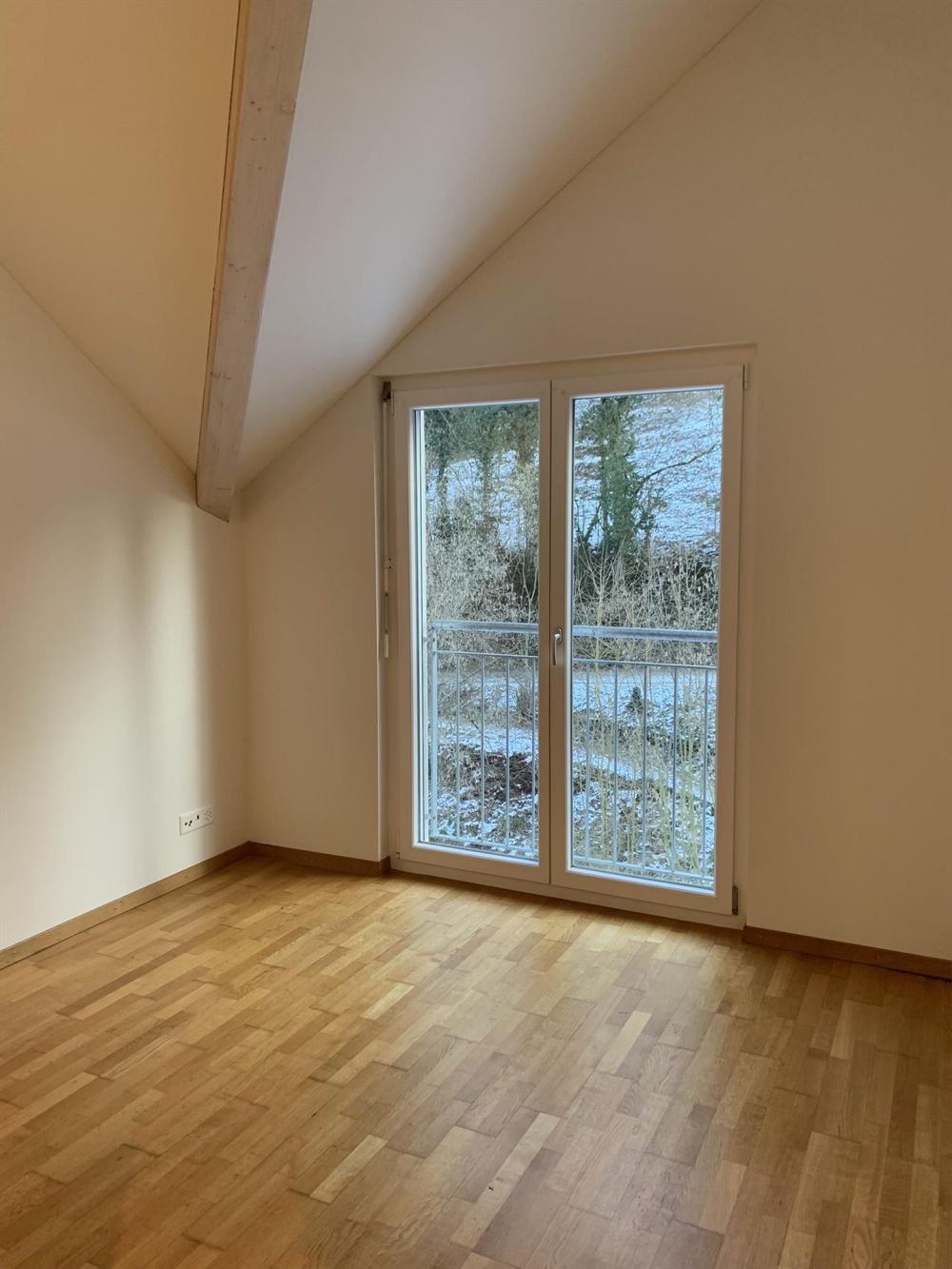 Ruhig gelegene 5.5-Zimmer-Maisonette-Wohnung in Bahnhof-Nähe - Zimmer 2 rechts mitte