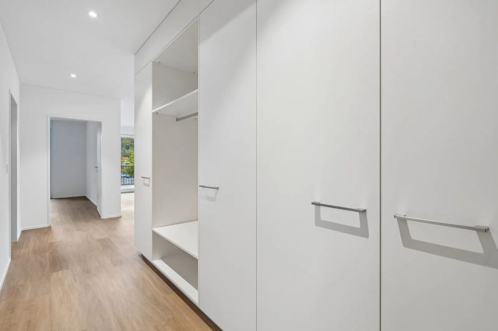 2.5-Zimmer-Wohnung mit 20 m² Balkon, ab sofort bezugsbereit - Bild 2