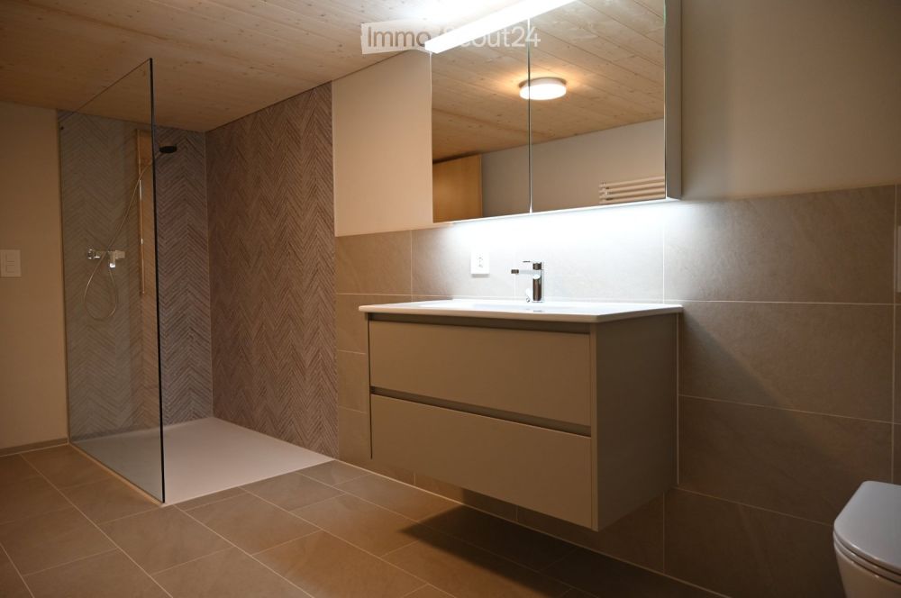Exklusive neue 4-Zimmer-Altholzwohnung in Bauernhaus - Bild 4