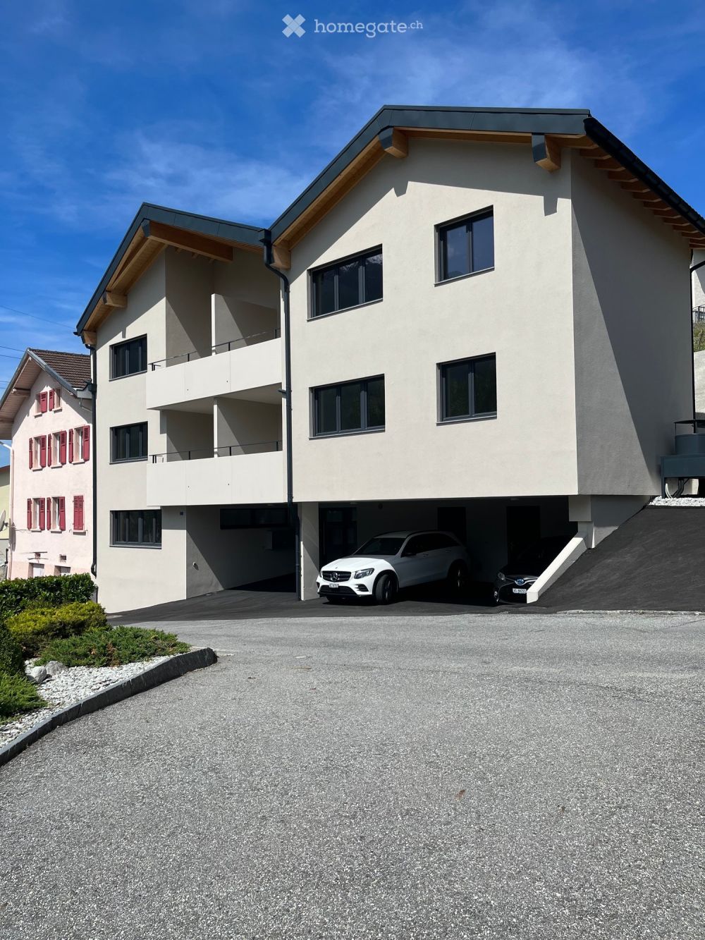 Moderne 3.5-Zimmer-Wohnung im Neubau in Susten – sofort verfügbar! - Bild 1