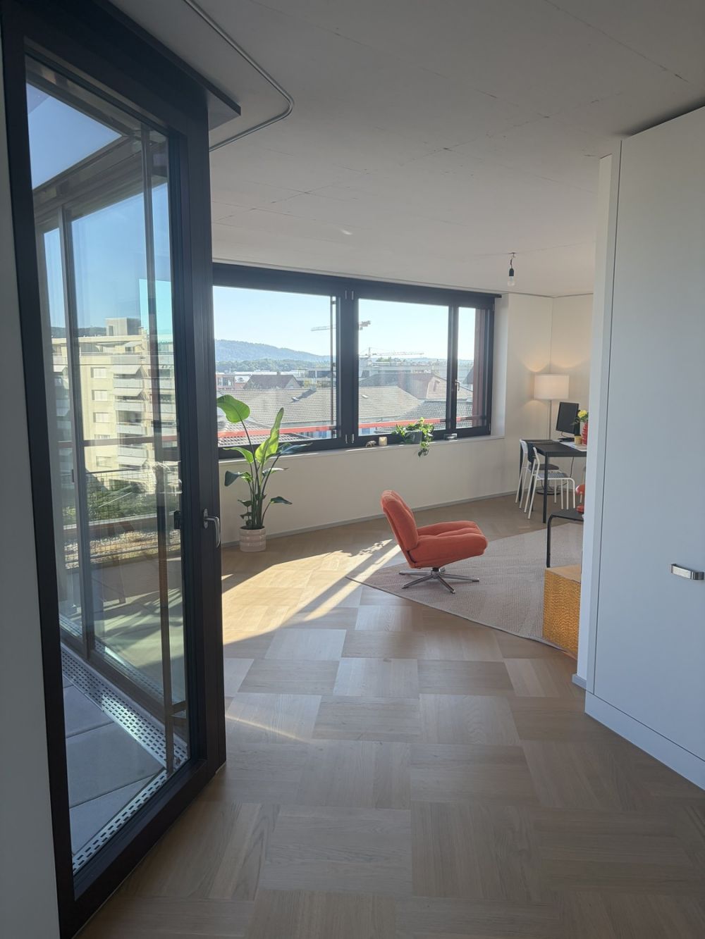 Lichtdurchflutete Neubauwohnung mit Balkon & hochwertiger Ausstattung in Top Lage in Dietikon - Bild 3