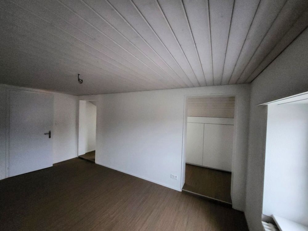 5-Zimmerwohnung, Erstbezug nach Sanierung - L_2.OG Zimmer Ost (I).JPG