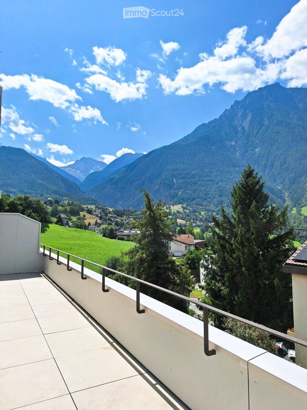 Exklusive, moderne 2.5-Zi-Attika mit traumhafter Panorama-Aussicht - Bild 3