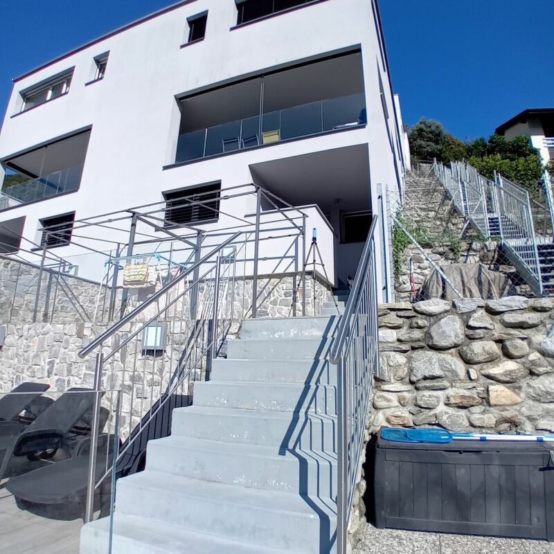 Accogliente e spaziosa villa con vista aperta! - Bild 1