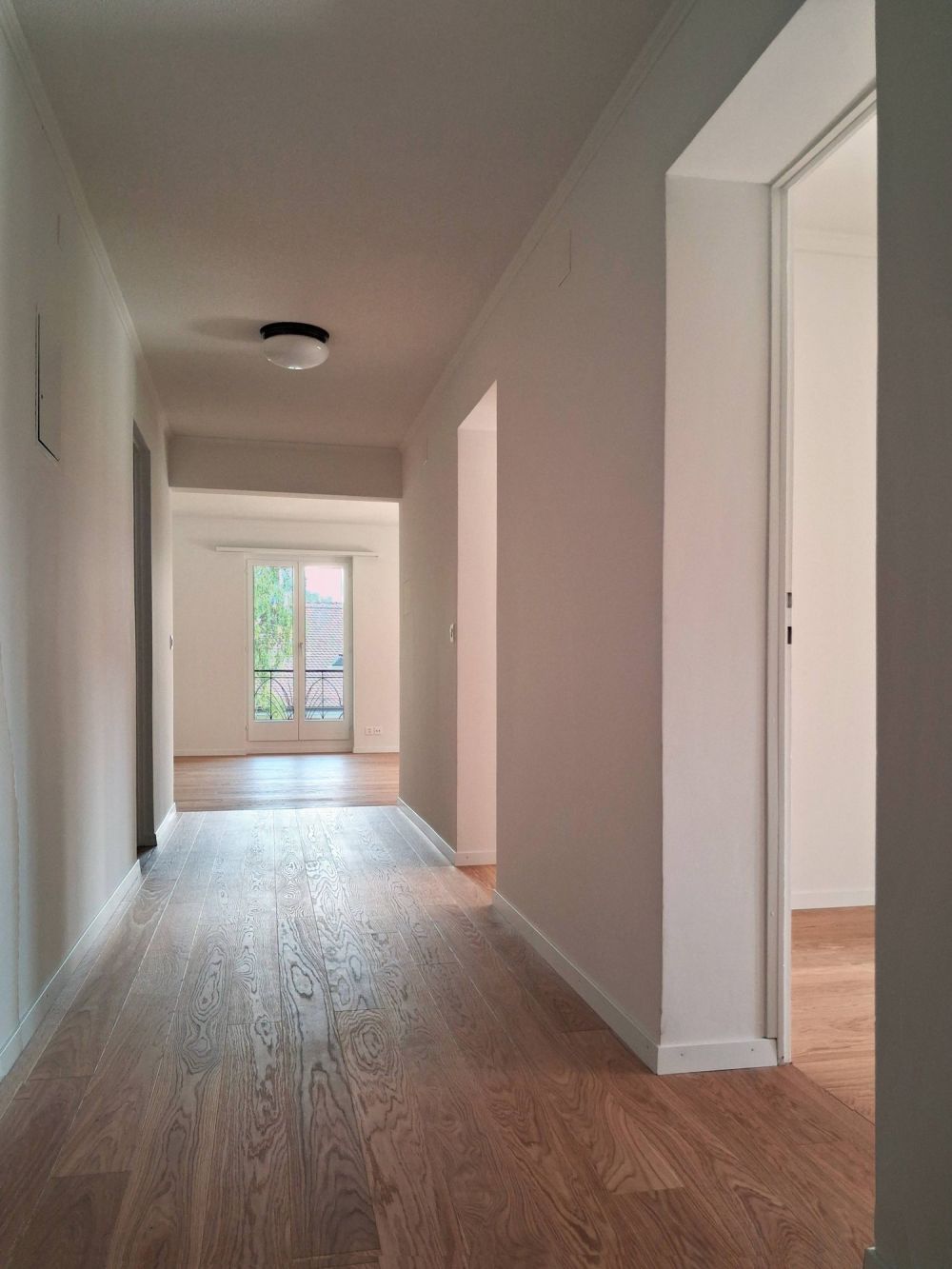 5.5-Zimmer in herrschaftlichem Haus mit grossem Balkon - Bild 3