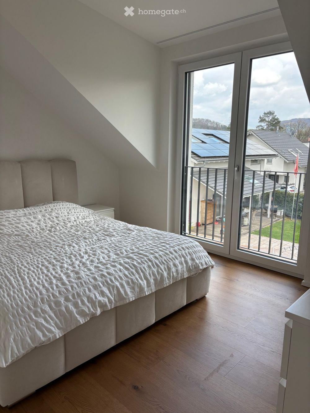 4.5 Zi-Wohnung mit eigenem Eingang – wie ein Haus + 2 Parkplätze inkl. - Bild 6