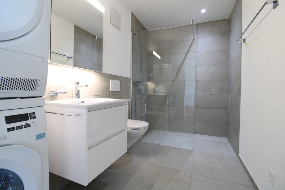 Moderne 2.5-Zimmer-Wohnung mit herrlichem Ausblick - Bild 9