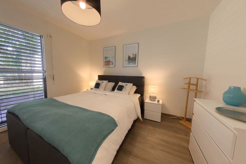 Bright 1 bedroom apartment with terrasse and parking lot, close to green spaces - Bild 7