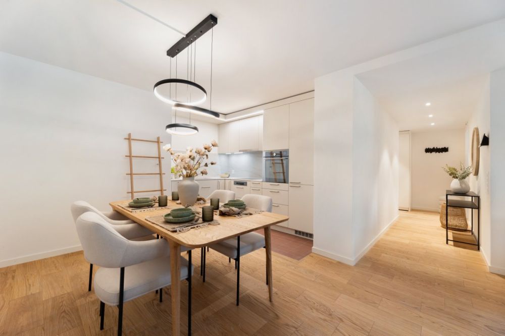 Klimatisierte 2.5 Zimmerwohnungen mit Concierge, Fitness und Pool - Essbereich