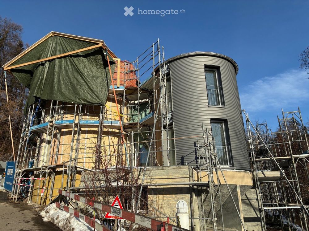 Originelle 4.5-Zimmer-Maisonettewohnung an zentraler Lage in Hinwil - Bild 2